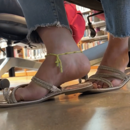 Girls Amazing Soles Exposed in Slides