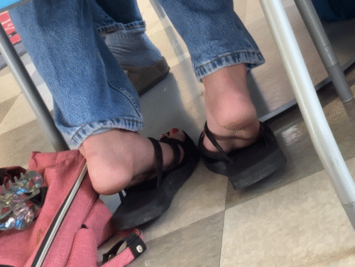 The Most Beautiful Girls Soles and Toes at a Cafe
