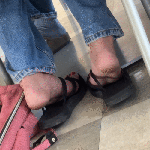 The Most Beautiful Girls Soles and Toes at a Cafe
