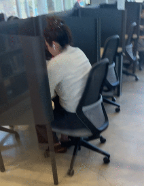 I got super close to her, she KICKED my bag very hard - Image 2